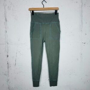 Aerie Ribbed Quilted Pocket Leggings Size Medium